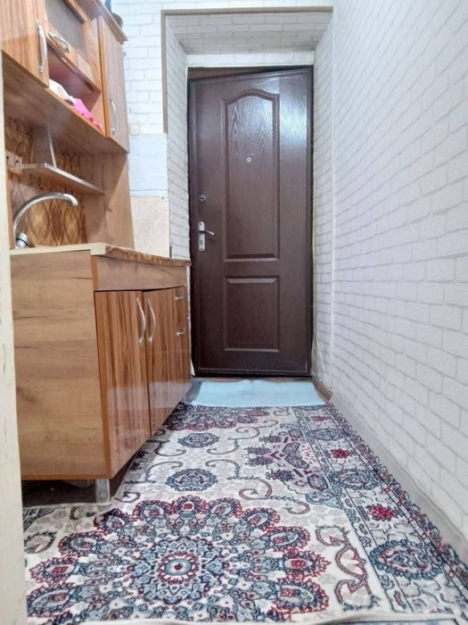 1 ком. квартира, 18 м², в Сергели 2. 1/1/4 (1 этаж). Бывшее общежитие.