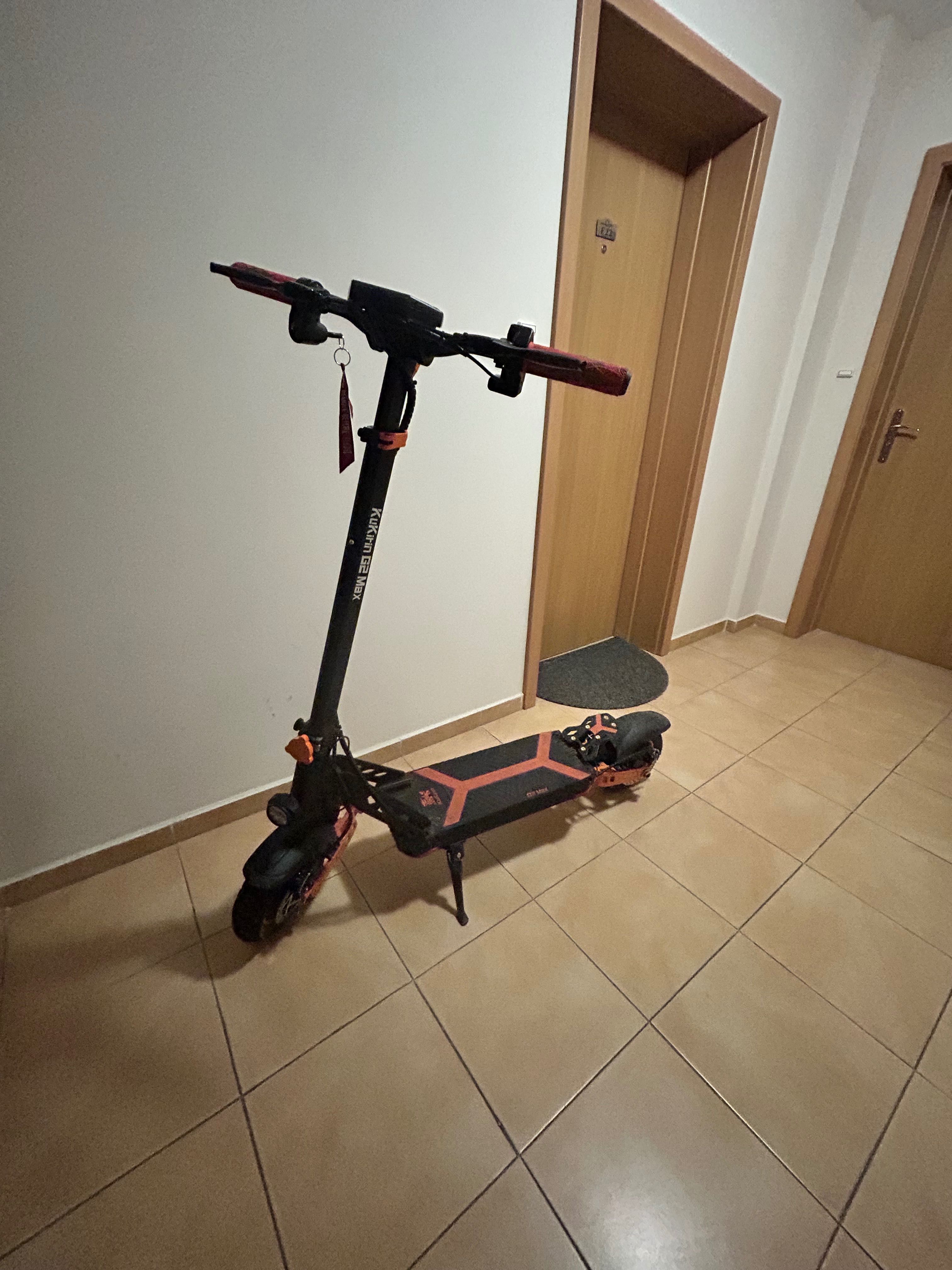 Нова тротинетка Kukirin g2 Max