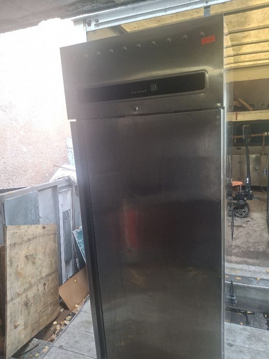 Хладилник професионален средно температурнен