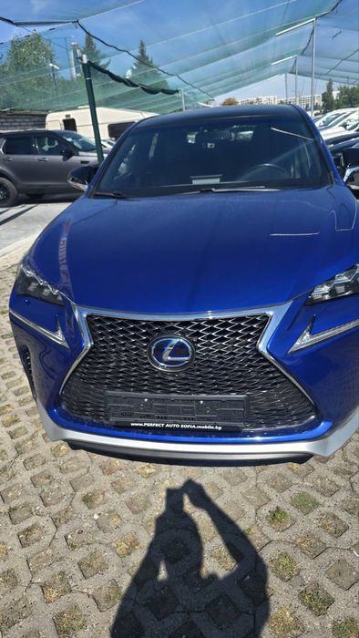Продавам Лексус NX 300h