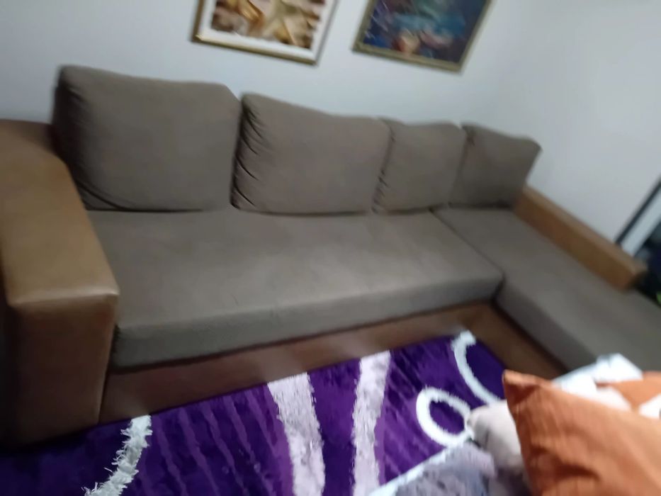 Продавам разтегателен диван в добро състояние