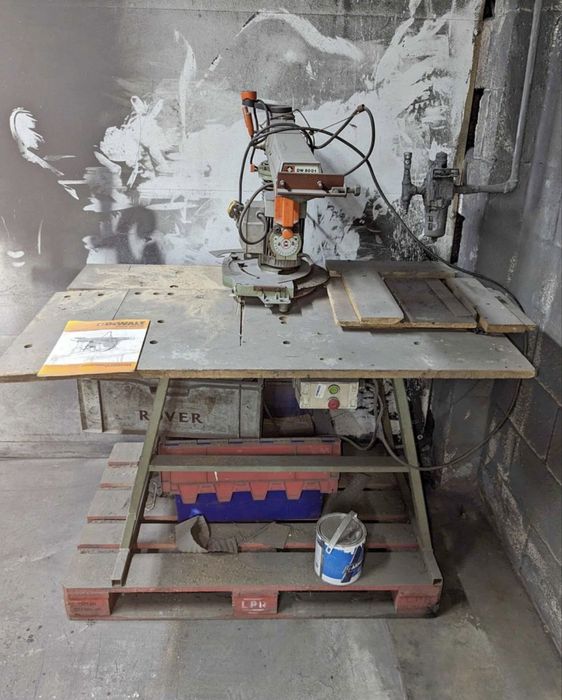 Радиален циркуляр DeWalt  DW8001 монофазен