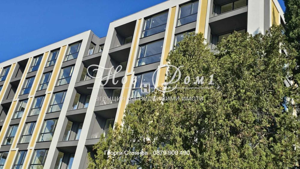 Двустаен апартамент на висок непоследен етаж / Нова сграда