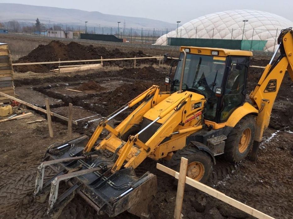 Firma executam lucrari in constructii ,Demolari Mecanizate si Manuale.