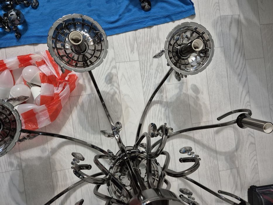 Продается люстра