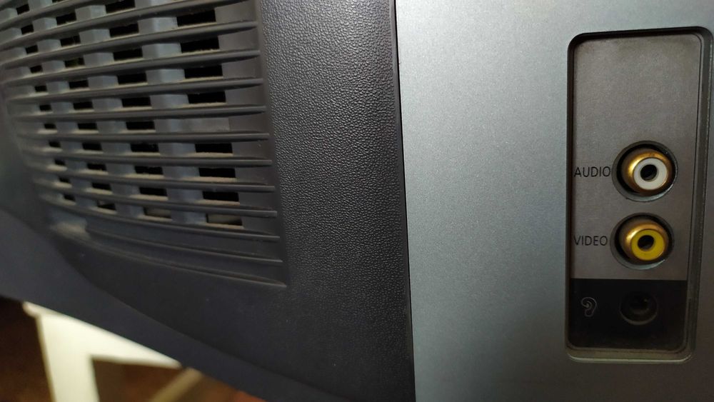 Работещ оригинален Корейски телевизор "Самсунг" с дистанционно.