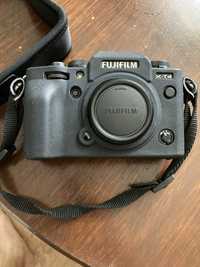 Продам беззеркальный фотоаппарат Fujifilm X-T4