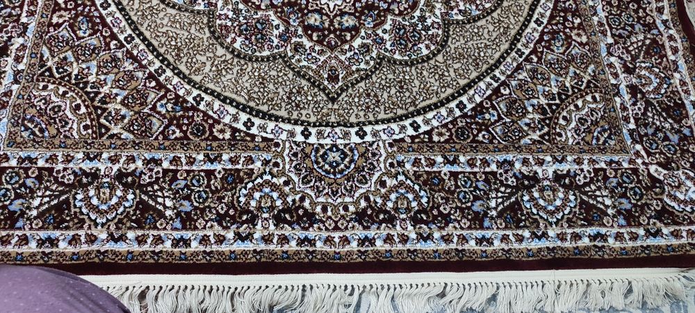 Gilam sotiladi holati yangi