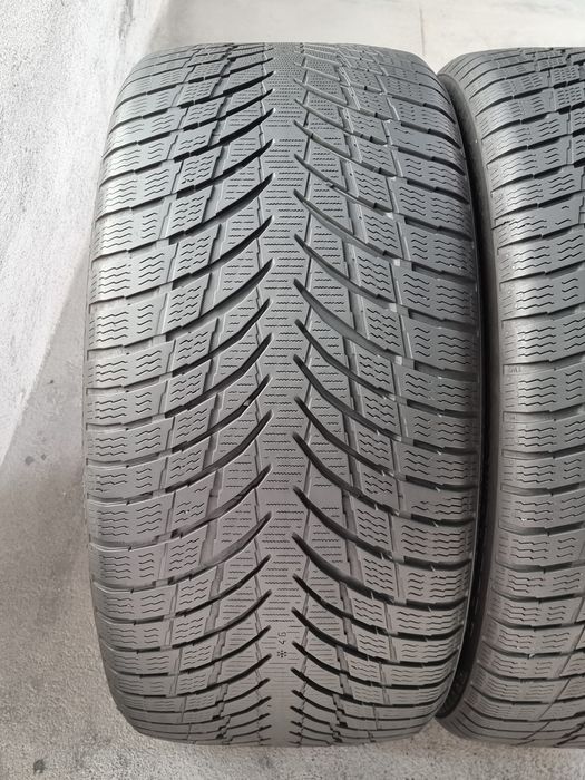 255/40/18 Nokian 2Броя: 240лв 6мм