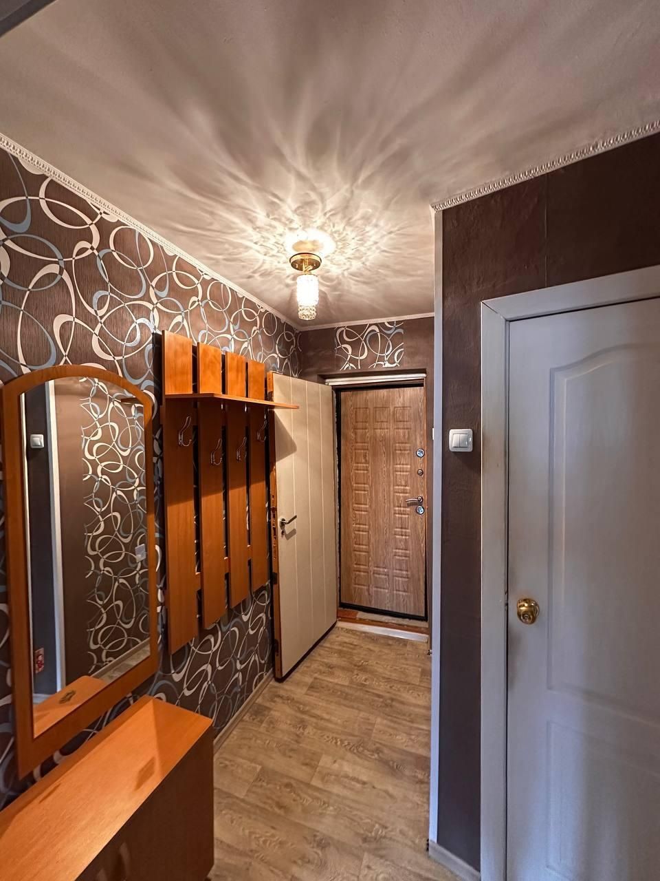 Продам 2 комн.квартиру в районе АРС , маг.Янтарь