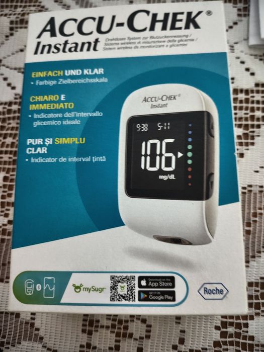 Vând apărat de glicemie accu-chek instant nou