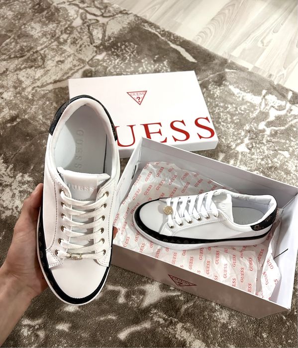 Adidasi Guess Eleganti