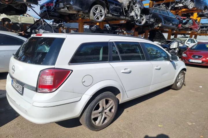 Dezmembrez Opel Astra H motor 1.7cdti 110cp Z17DTR  dezmembrari piese turbo cutie de viteze