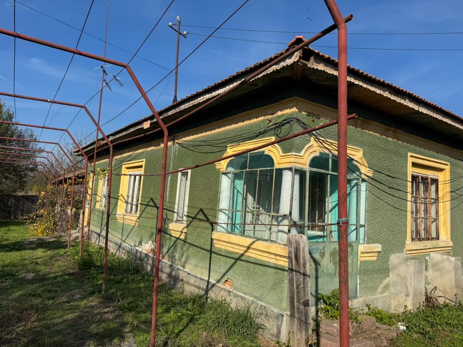 Casa de vanzare 1700mp, Sat Cioroiu