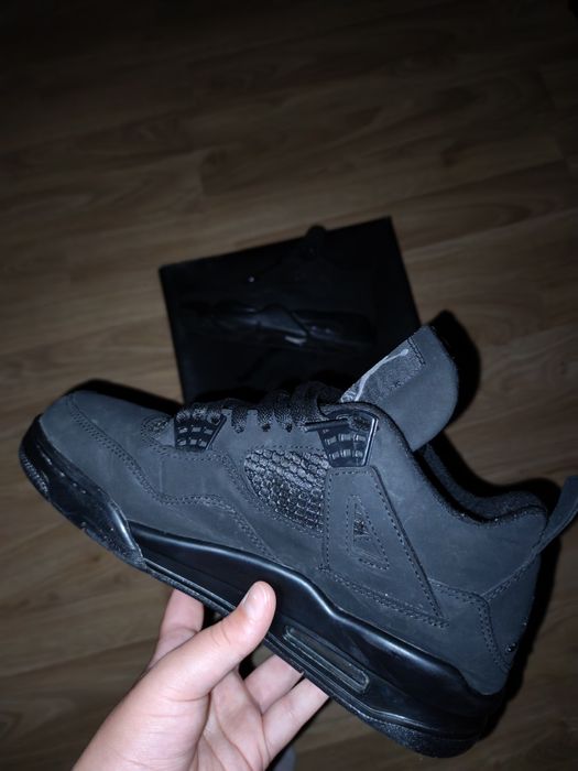 Jordan 4 black cat