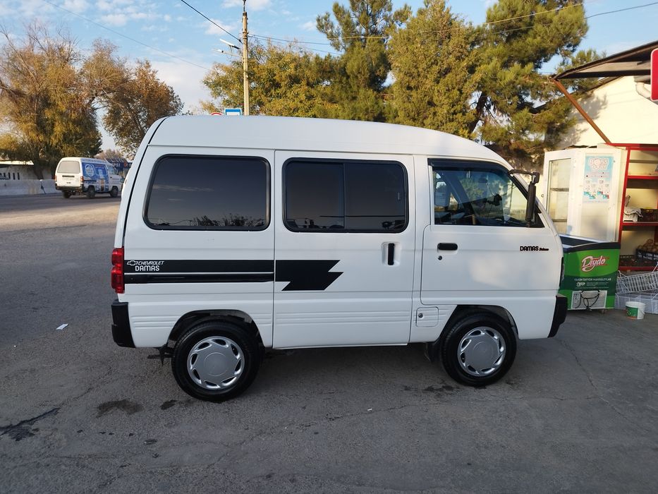 Автомобил Дево дамас