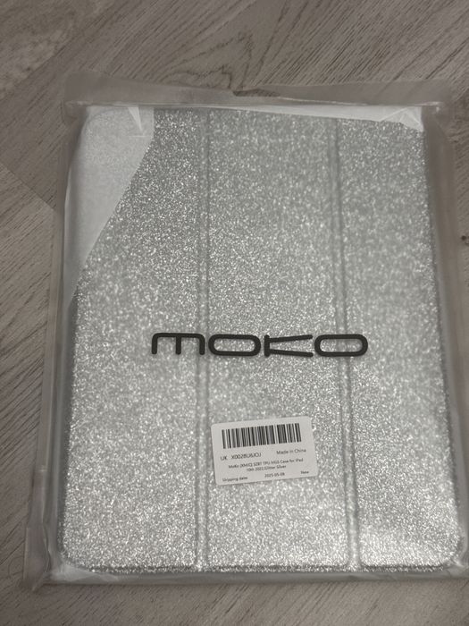 Husa Ipad Moko Silver pentru iPad 10th Gen (2022) – Nouă, sigilată