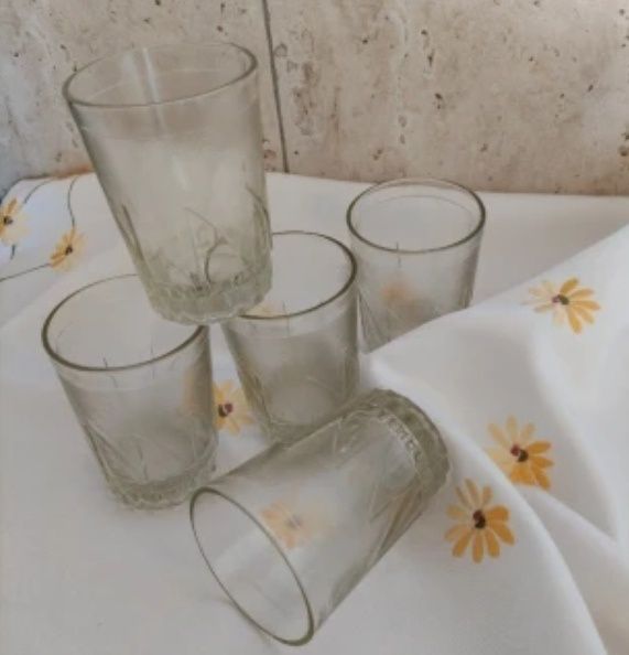 Чаши за алкохол, чай, кафе, безалкохолни напитки.