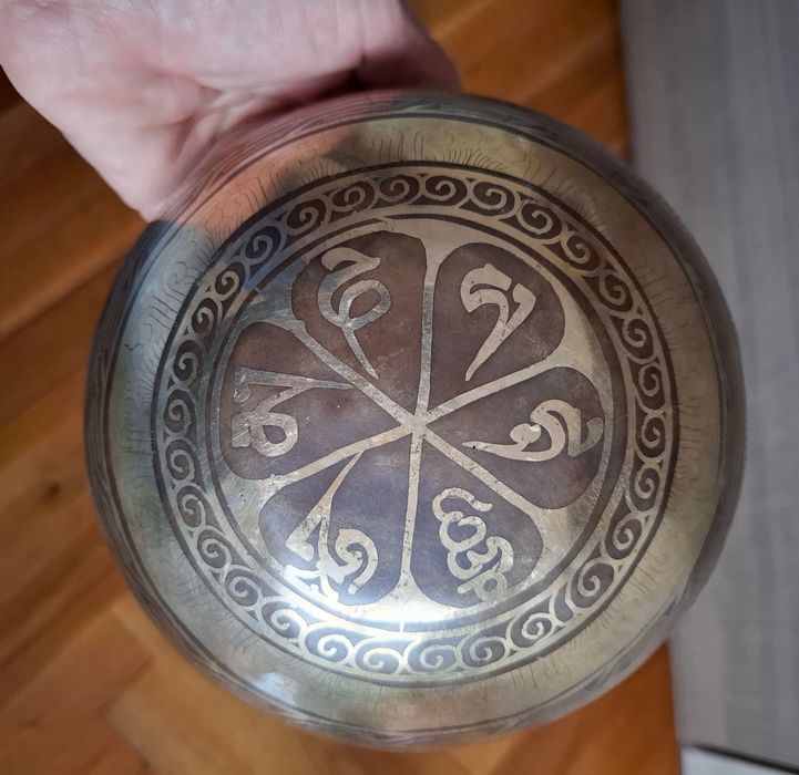 Тибетска пееща купа