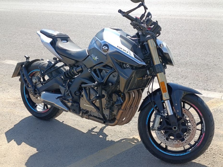 Мотоцикл Qjmotor srk 600 street