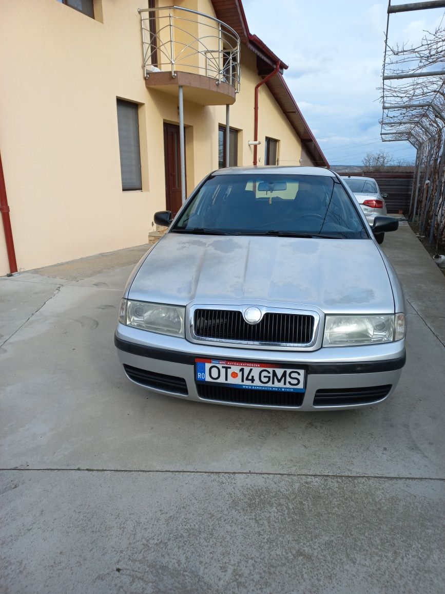 Vând skoda octavia