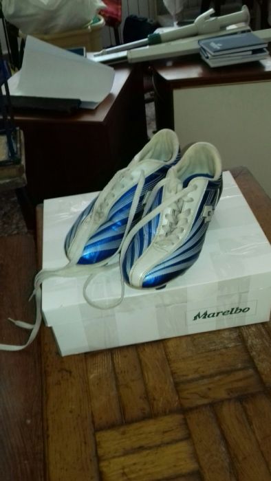 Adidasi loto originali cu crampoane pt iarba,neg