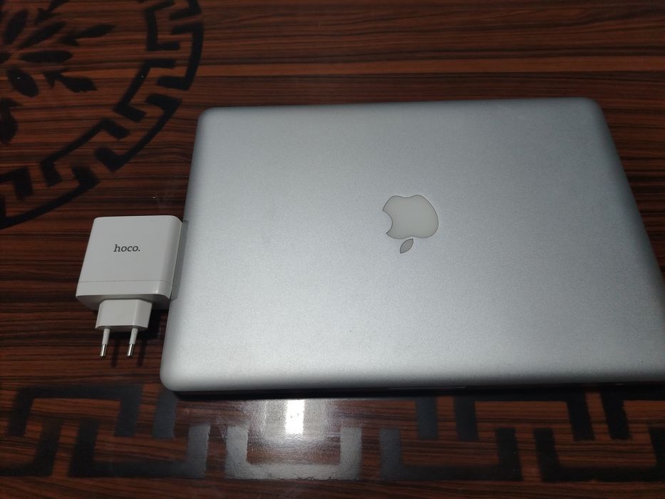 MacBook Pro intel core 5
