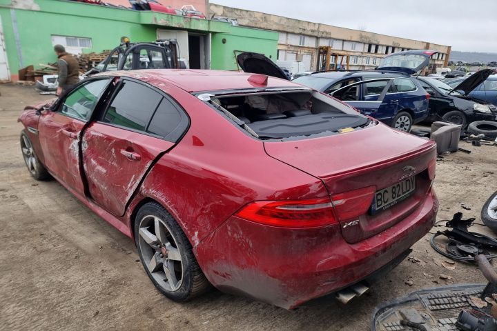 bara spate armatura stop tripla stanga dreapta  haion capota portbagaj Jaguar XE X760 , an 2018,, motor 2.0d  dezmembrez