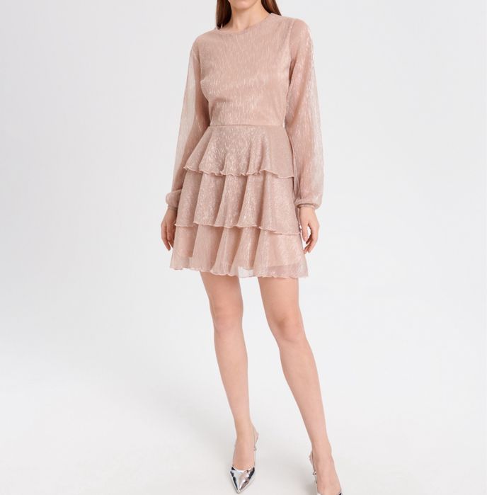 Дамска рокля в телесен цвят