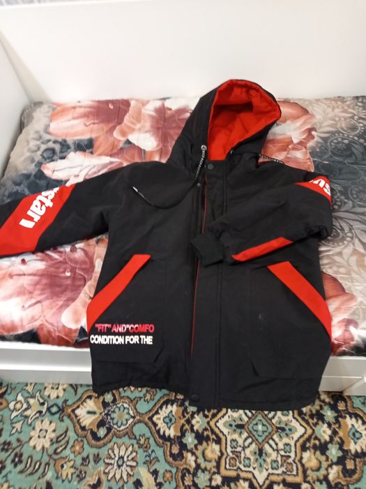 Продам куртку на осень 1000т. Срочно