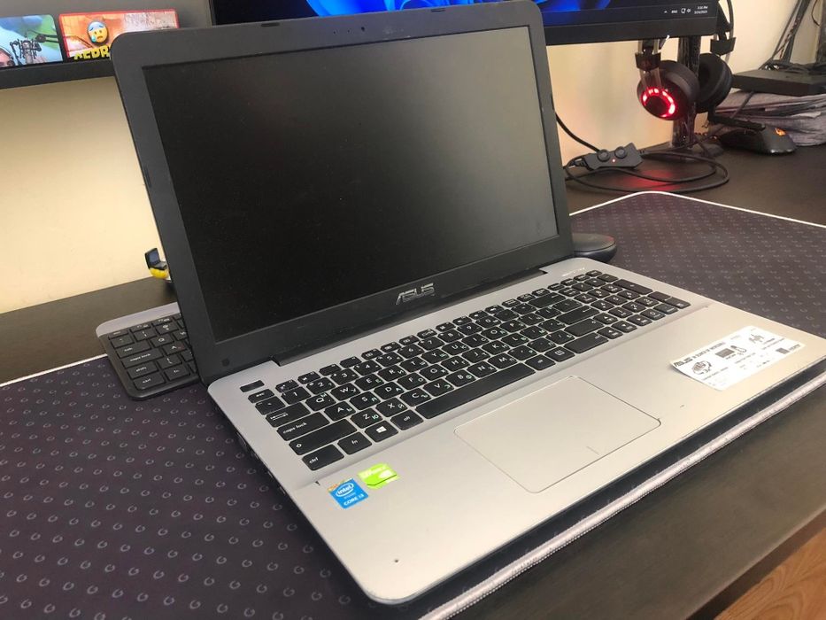 Лаптоп Asus F555l 12gb ram Gtx 840m Intel Core I3 4030U 256gb ssd
