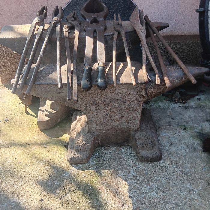 Nicovala,clesti,menghina si ghilotină