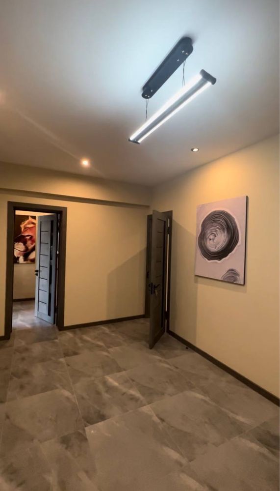Продается  офис ориентир: hotel panaramus, школа вундеркинд
