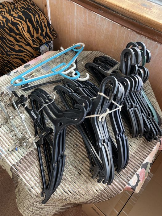 Вешалки- плечики разные для одежды-50 т