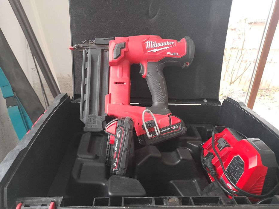 Pistol cuie Milwaukee M18 FN18GS