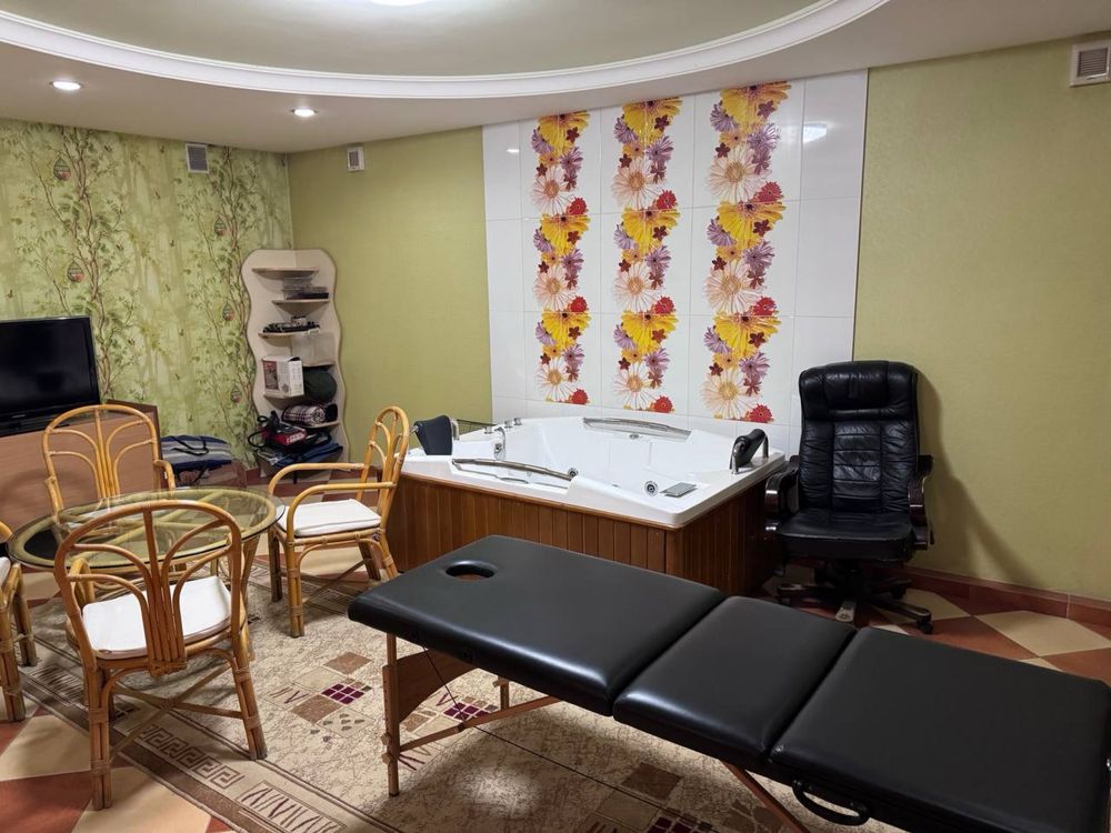Ор-р: Улица Никитина Продается Евро дом 4.соток 500м2 бассейн сауна