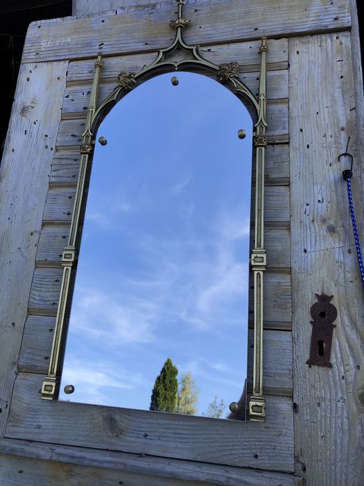 Oglindă veche din bronz