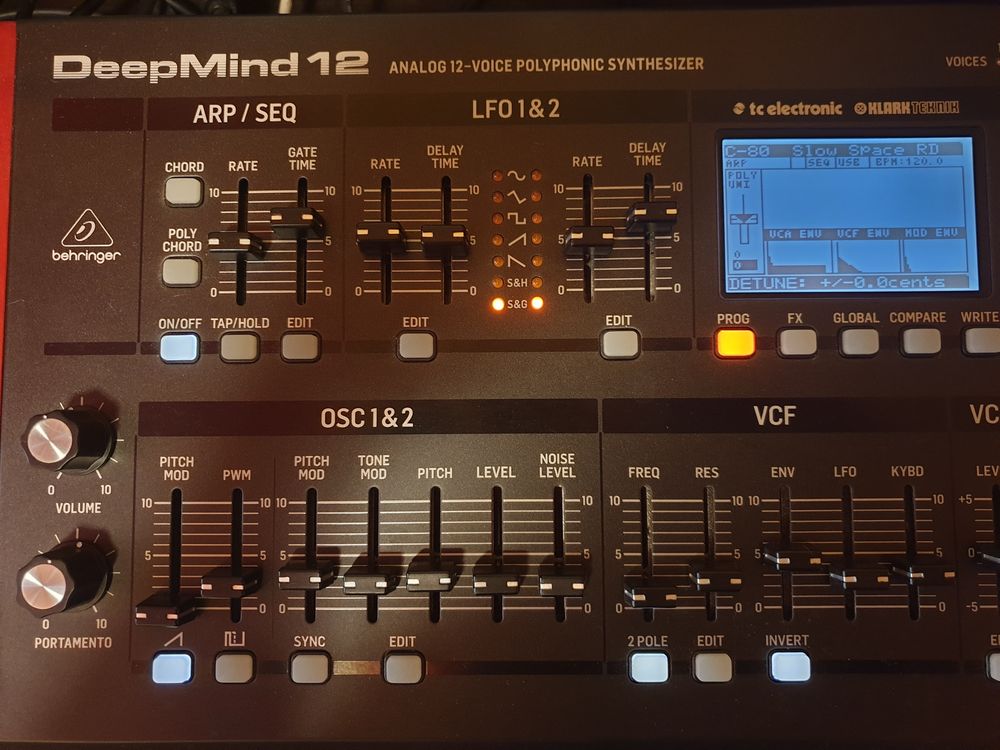 Behringer DeepMind 12D