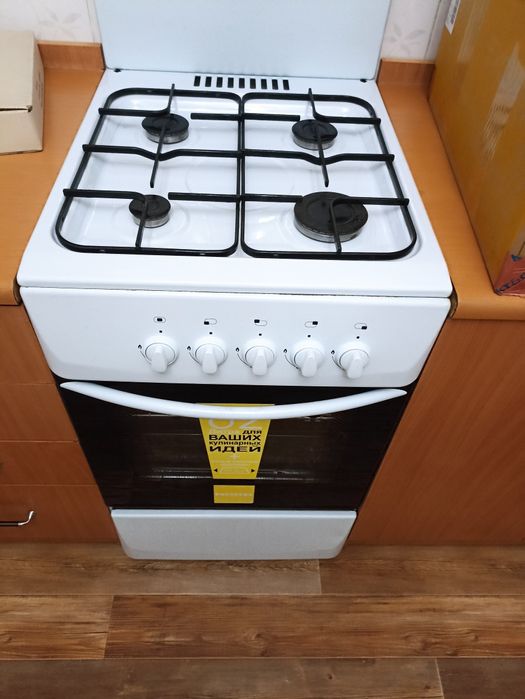 Продам газовую плиту