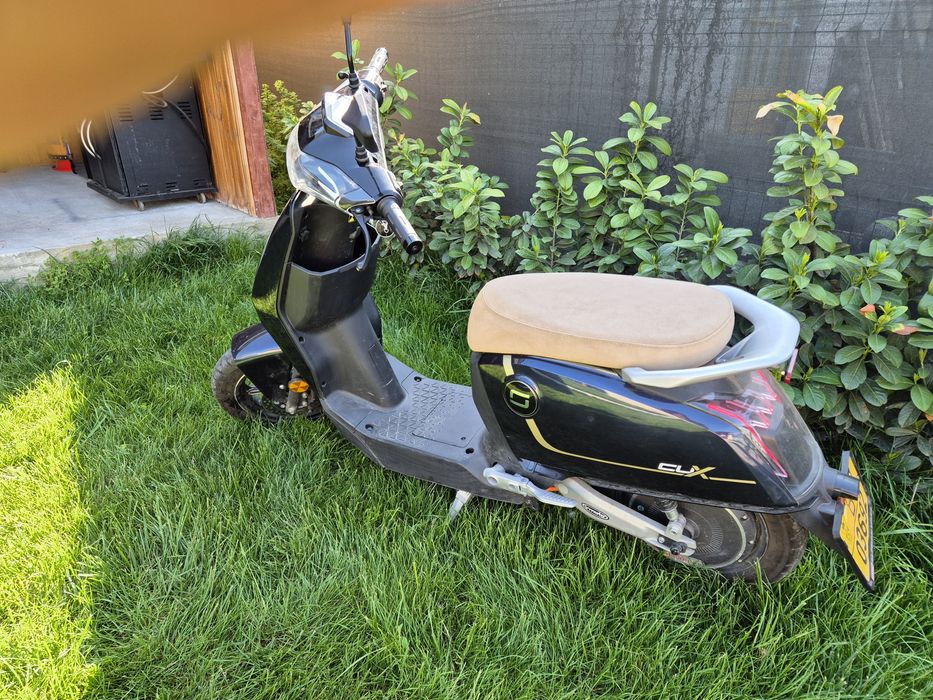 Vand scuter electric super soco cux