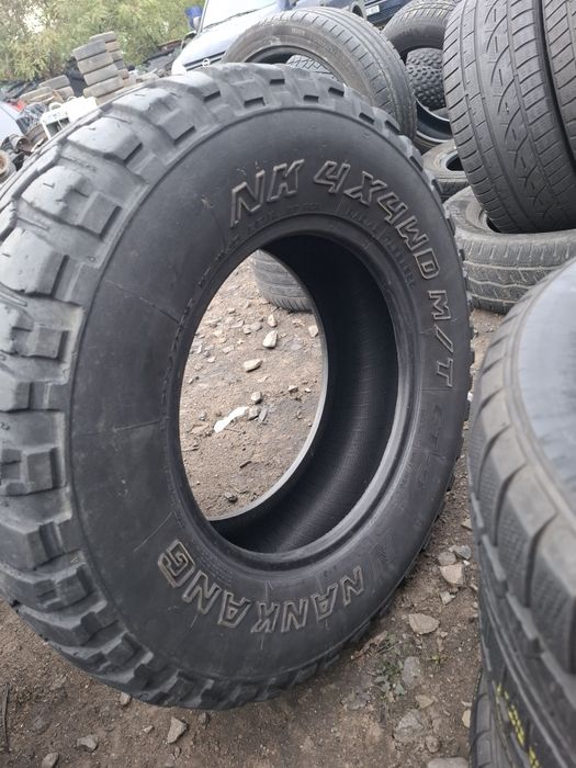 Vand 1 anvelopa 265 70 16 nankang bun de iarna fără probleme