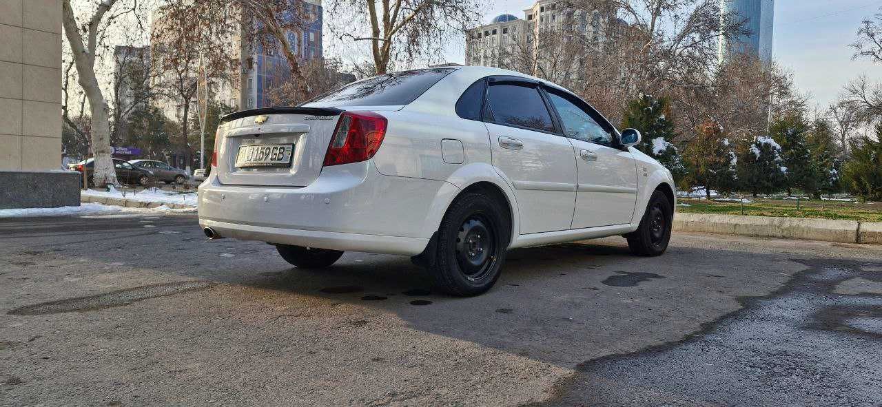 Продается Lacetti 1.6