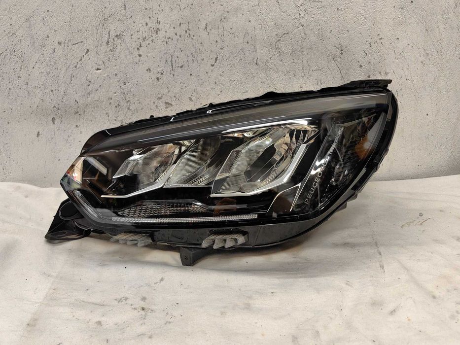 Оригинален фар Пежо 208  Peugeot 208  2008 Full Led