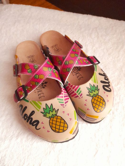 Чисто нови медицински чехли естествена кожа, нова медицинска туника