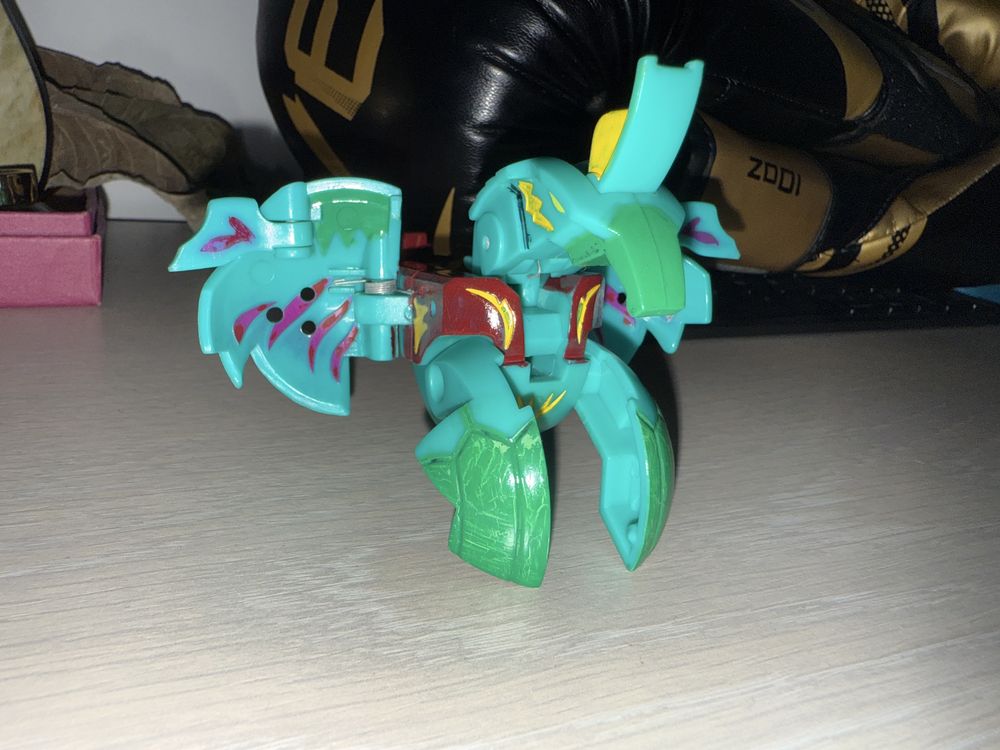 Bakugan lot 3 , mai multe poze pe cont