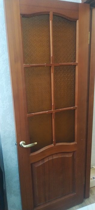 Продаётся двери межкомнатные из чистого дерева  в количестве 7 штук