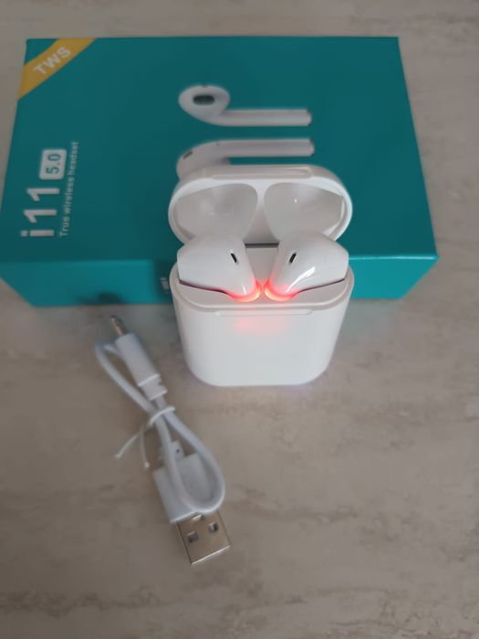 Casti Bluetooth i11 5.0 TWS, Android & iOS, cu stand de incarcare wirl