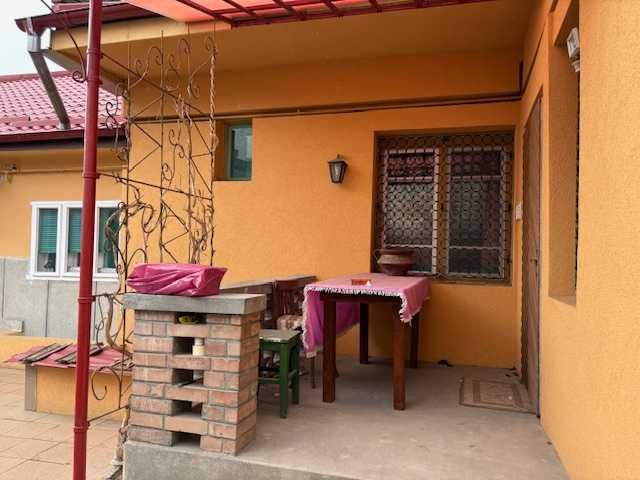 CASA S+Pcu teren imprejmuit de 440 mp-singur in curte-zona Pta Armatei