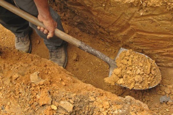 Копаю ямы и траншеи качественно и в быстрые сроки