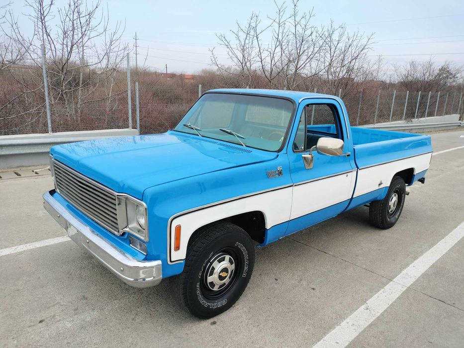 Chevrolet C20 Camper Special